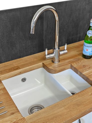 Tuscan ceramic sink