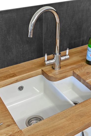 Tuscan ceramic sink