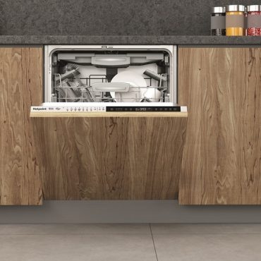 Hotpoint integrated dishwasher ActiveDry