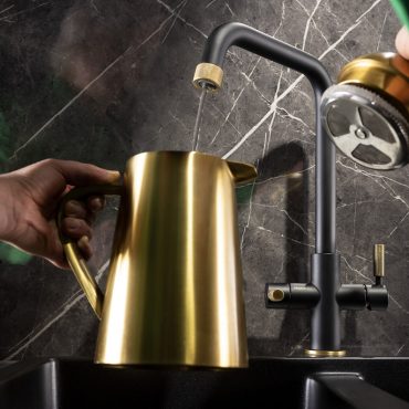 Pronteau-Industria-3-IN-1-BlackBrass_ kettle-tap