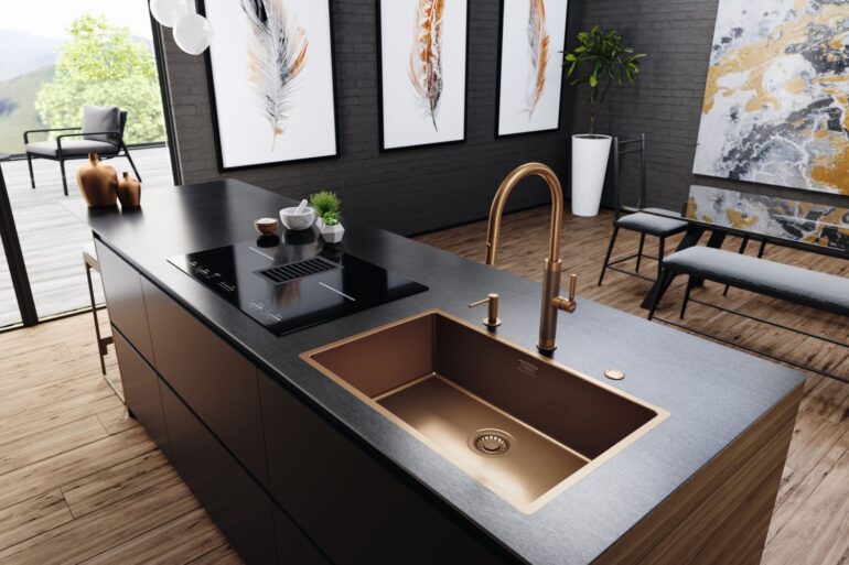 Kitchens-Review-Frankes-Mythos-Masterpiece-J-Pull-Down-Spray-tap