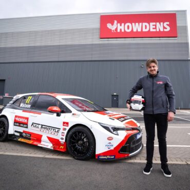 Kitchens-Review-Howdens-Touring-Car-Andrew-Watson