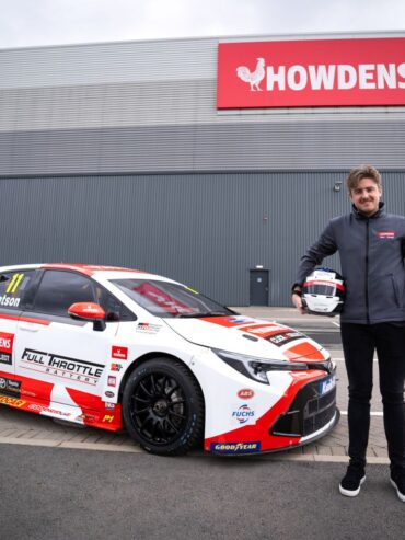 Kitchens-Review-Howdens-Touring-Car-Andrew-Watson