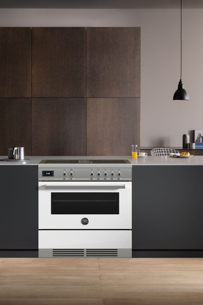 Kitchens-Review-Bertazzoni-Professional-Series-Air-Tec-range