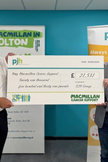 Kitchens Review -PJH-Macmillan-Cheque-Presentation