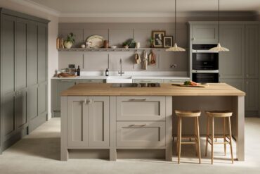 Kitchens-Review-Howdens-Chilcomb_EstateGreenPebble