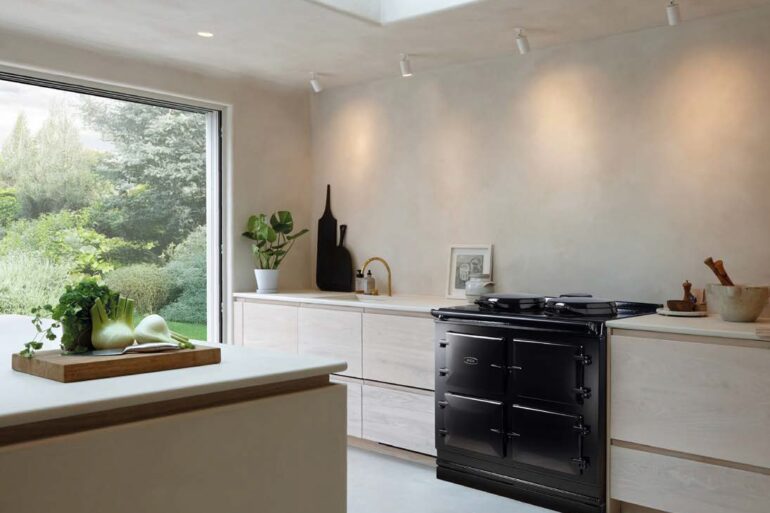 Kitchens-Review-Black-Aga.