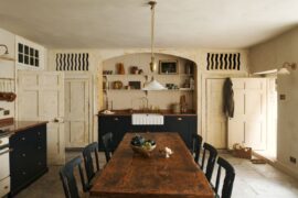 Kitchens-Review-De-Vol.TheClassicEnglishKitchen-deVOL