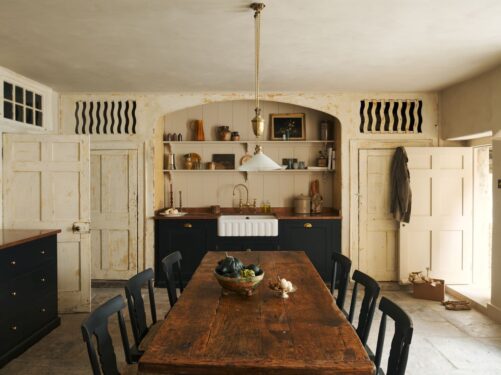 Kitchens-Review-De-Vol.TheClassicEnglishKitchen-deVOL